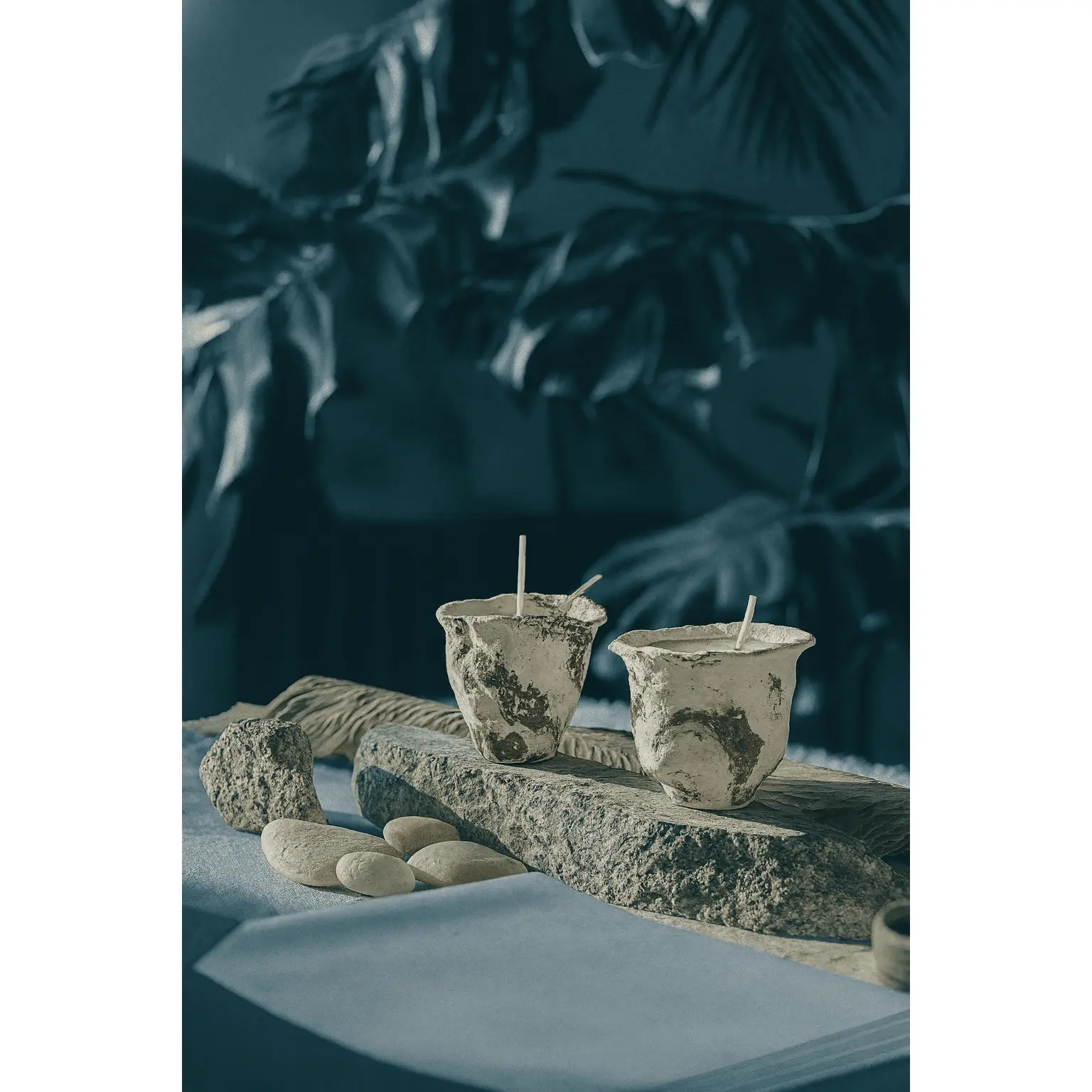 ONEKILN Luxury Scented Handmade Clay Pot Candle - Fresh Cedar Forest Scent, Cool Earth Aroma, Calm in Nature Home Decor for Sunday Reset