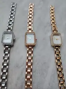 Chic Sparkle – Square Full Diamond Digital Quartz Watch
