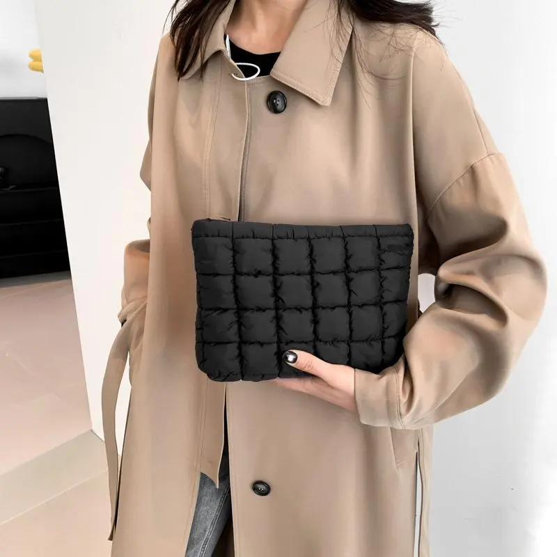 Solid Color Quilted Design Clutch, Vintage Chic Purse Women, Makeup Bag,Large Capacity Travel Storage Bag with Zipper, Portable Travel Storage Bag for Women & Girls Makeup Bag, Pouch, Plain Color Purse Women