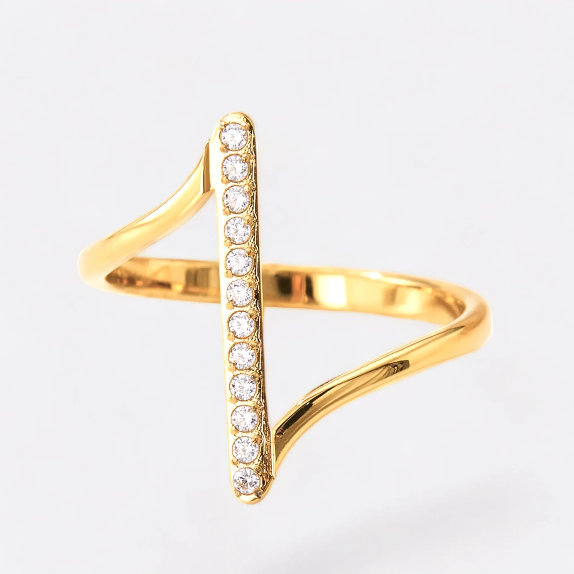 Erza Ring 18k gold, Waterproof, Hypoallergenic, Tarnish-resistant, Unique Style