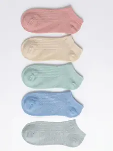 Five Pairs Solid Color Casual Crew Socks for Women, Womenswear, Breathable Invisible Low-Cut Socks, Soft Cotton Non-Slip Design, Ideal for Everyday Daily Wear