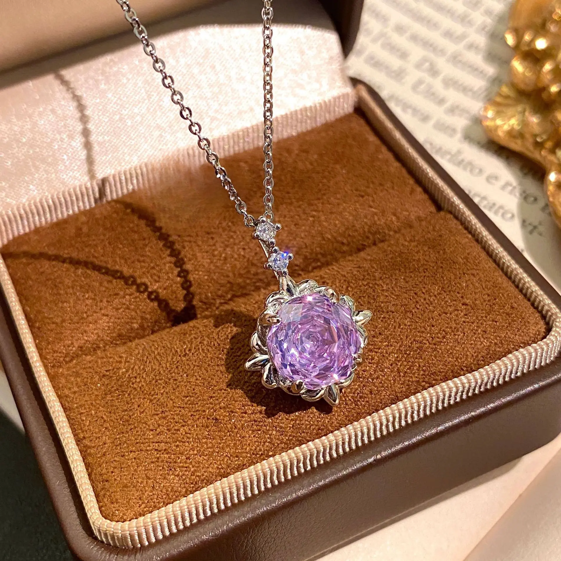 Opal Necklace for Women, Fairycore Silver Plated Pendant Necklace with Sparkling Round Cut Halo, Dainty Trendy Jewelry for Girls, Everyday Wear, Birthday & Valentine’s Day Gift