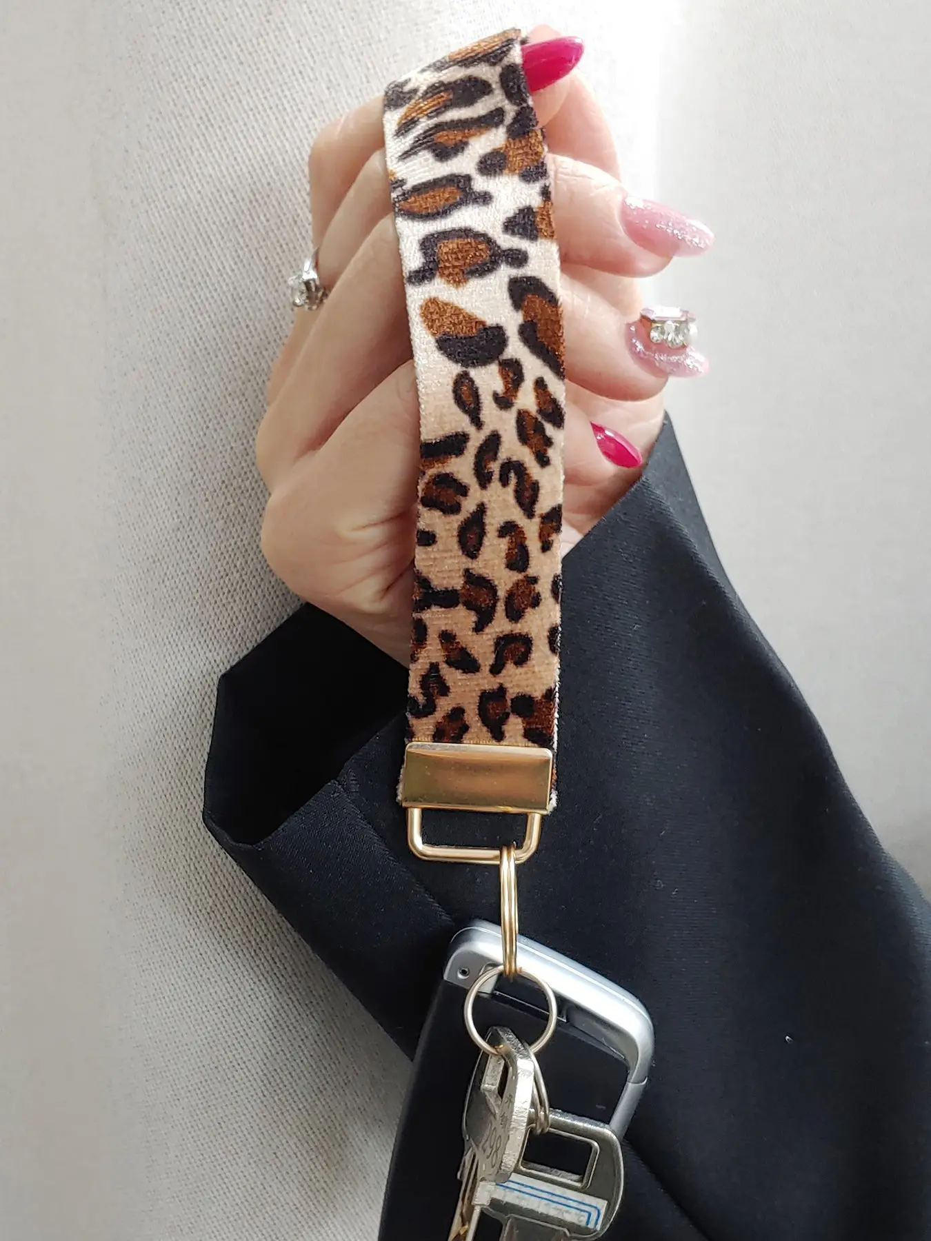 Women's Zinc Alloy Keychain Cord, Vintage Leopard Print Fabric Strap, Universal Phone Lanyard, Car Key Holder, Fashion Accessory, Fashionable Alloy Keychain, Keychain Wrist Lanyard, Stylish Keyring