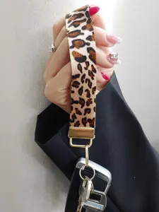 Women's Zinc Alloy Keychain Cord, Vintage Leopard Print Fabric Strap, Universal Phone Lanyard, Car Key Holder, Fashion Accessory, Fashionable Alloy Keychain