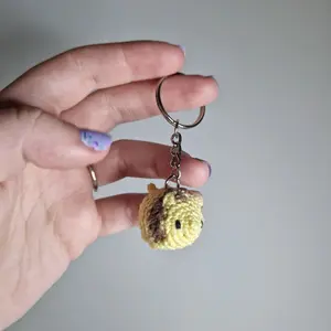 Handmade light yellow lion keyring crochet amigurumi - microcrochet