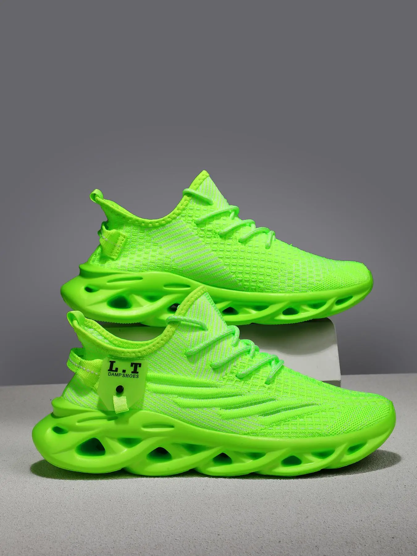 Men's Plain Twist Sole Design Low Top Workout Sneakers, Casual Breathable Comfortable Sports Running Shoes, Male All-match Lightweight Round Toe Athle