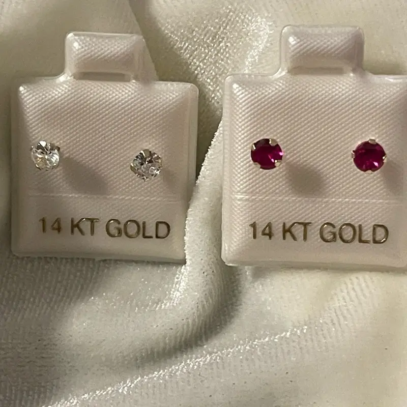 14k gold earrings sold together