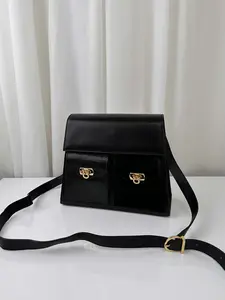 Pre-owned SALVATORE FERRAGAMO As Shown Shoulder Bags / Gancini 21 4727 / Shoulder Bag, Black MR21052026B403