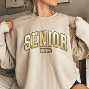 Senior Mom Gold Varsity Letters Sweatshirt, High School Senior 2026 T-Shirt, Mom of Teens, Unisex Crewneck, Parent Pride Hoodie, School Spirit Wear Cotton Fabric