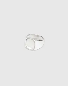 Hudson Pearl Signet Ring