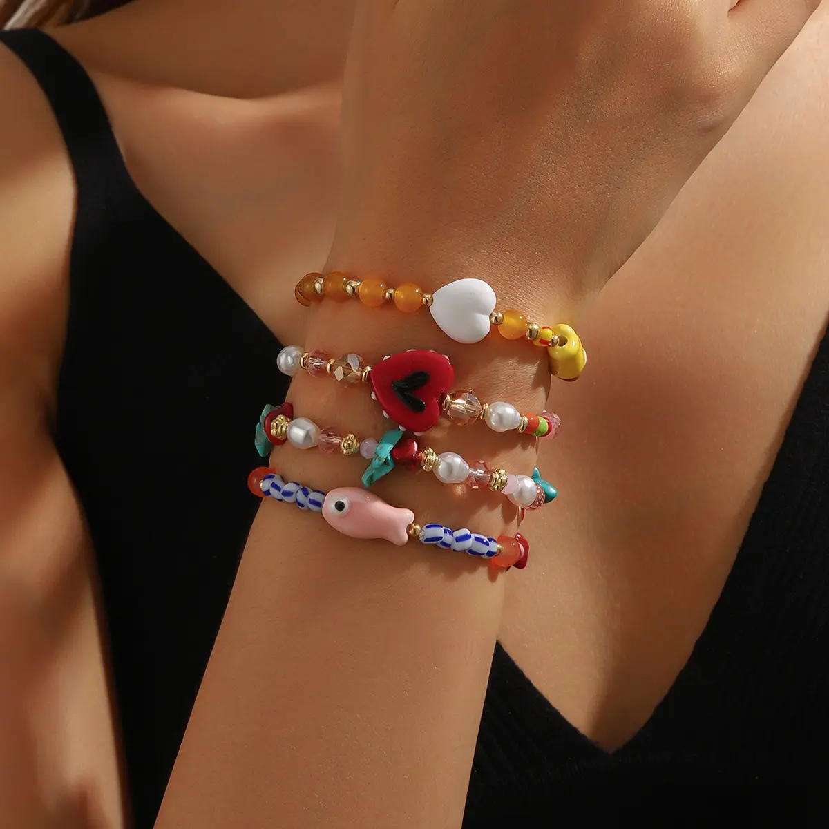 Bohemian Coastal Fish Charm Beaded Bracelet for Women, Handmade Seed Bead Stackable Bracelet, Beachy Summer Jewelry, Colorful Handwoven Layered Bracelet for Vacation, Festival, Everyday Wear Gift