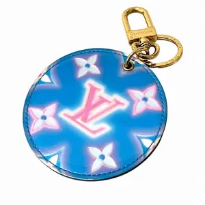 Pre-owned Louis Vuitton Resin / Acrylic Small Leather Goods Porte Cles Illustre Monogram Key Holder Charm