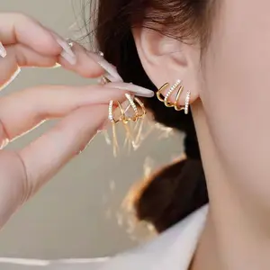 Shiny Light Luxury Claw-Set Zirconia Stud Earrings for Women, DDES0269 Compact and Minimalist Style, S925 Silver Needle, Ear-Friendly Jewelry, 14K Gold-Plated