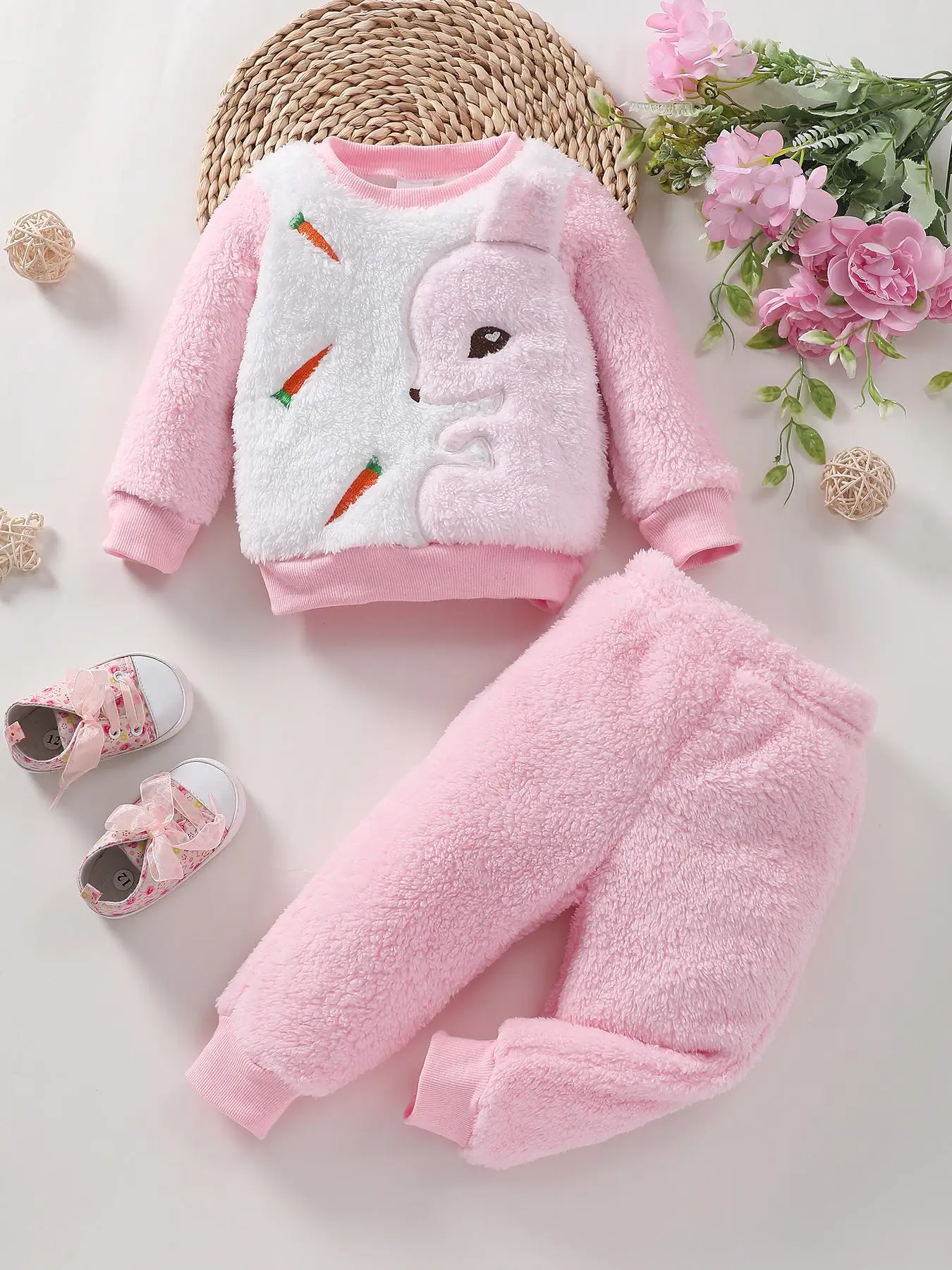 Two-piece Set Cute Rabbit Embroidery Long Sleeve Sweatshirt & Fuzzy Pants, Casual Round Neck Pullover & Trousers for Fall & Winter, Kids Clothes for