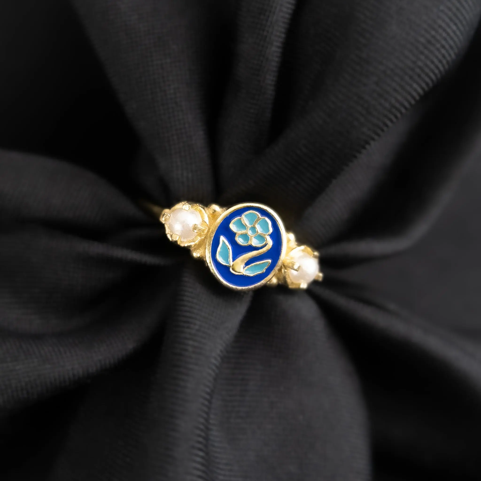 Mourning Bloom Ring - gold