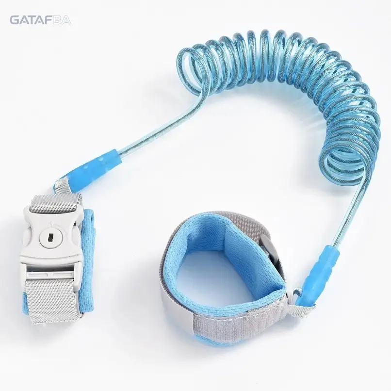 Lockable Spring Rope Wrist Leash - 2m Anti Lost Safety Strap with Rotating Head, Key Clip, Portable Tangle-Free Design for Outdoor Sports Toddler Harness