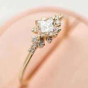 Women's Cubic Zirconia Decor Ring - Perfect for Any Occasion