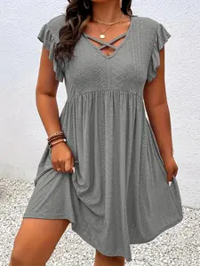 【Plus Size】 Solid Color Hollow Out Vneck Dress, Casual Dress for Summer, Women's Plus Clothing for Daily Wear