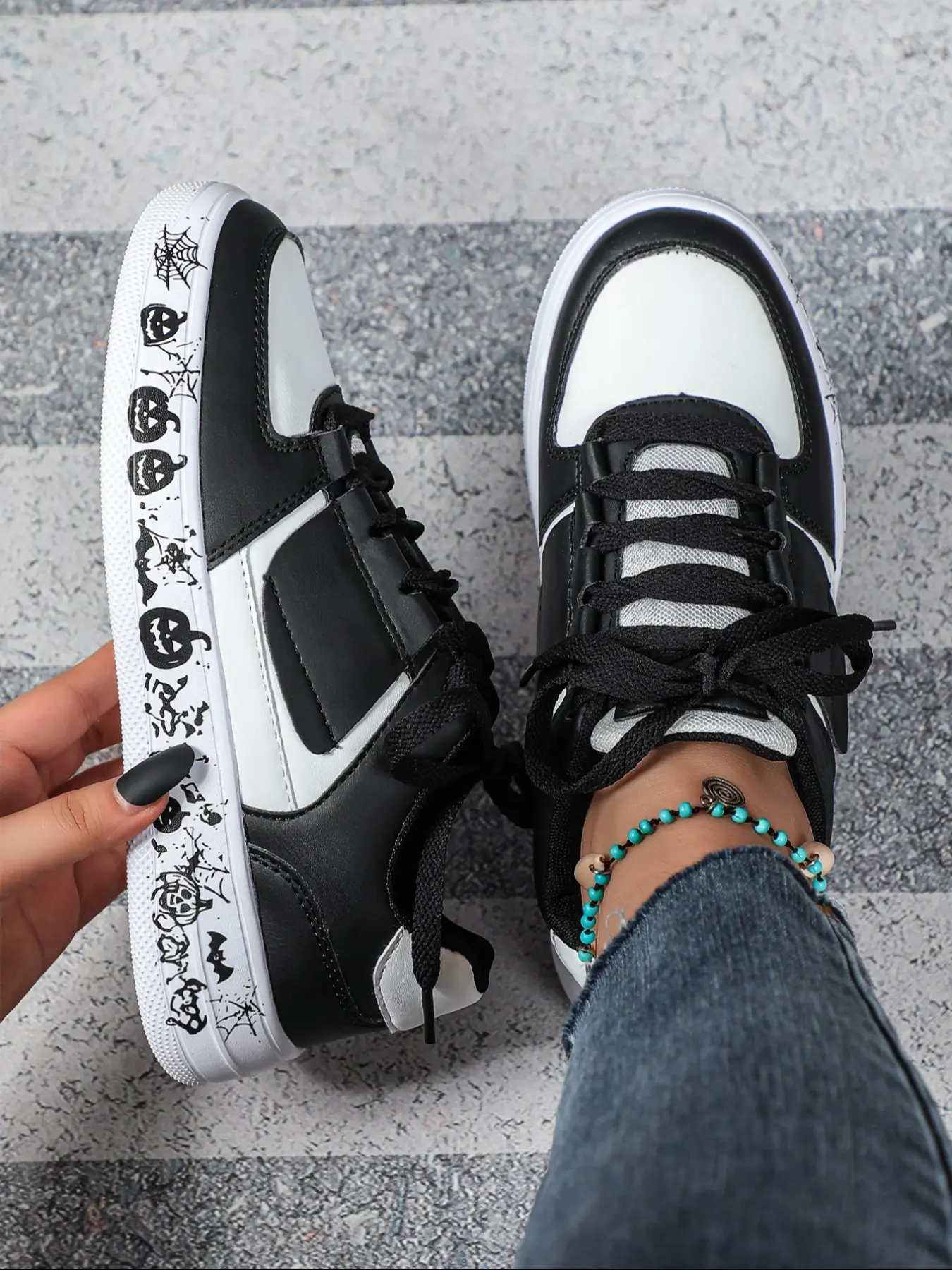 Women's Fashion Contrast Color Classic Trick or Treating Halloween Elements Spider, Skeleton, Bat, Pumpkin Skateboard Shoes, Breathable Comfortable Low-top Casual Sneakers, Suitable for Black Friday Carnival, Halloween Christmas Gifts, Vacation Travel