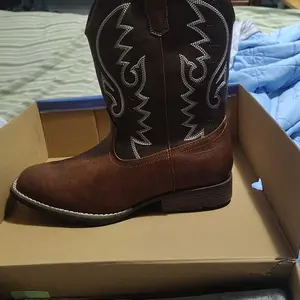 Cowboy Boots For Men with Wide Square Toe Western Retro Boot Durable Classic Fashionable Embroidered Pull On Slip Resistant Boots