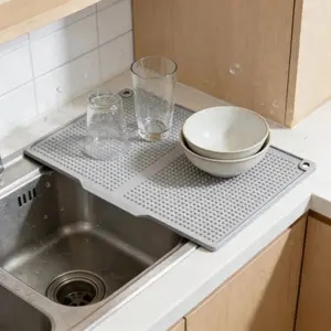 Soft Silicone Kitchen Drain Pad, 17.72x12.2 Inches, Heat Resistant and Non-Slip, Absorbs Water From Dishes, Ideal for Home Use, Kitchenware