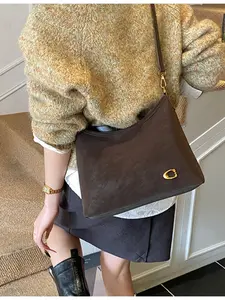 Women's Fashion Chain Decorated Shoulder Bag, Casual Solid Color Underarm Bag for Daily Used, Trendy All-match Commuter Bag, Classic Shoulder Bag