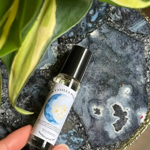 Lunar Vanilla - Perfume Oil
