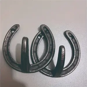 2PCS Cast Iron Horseshoe Wall Hooks – Western Rustic Farmhouse Coat Hooks for Cabin, Ranch, Man Cave Wall Decor
