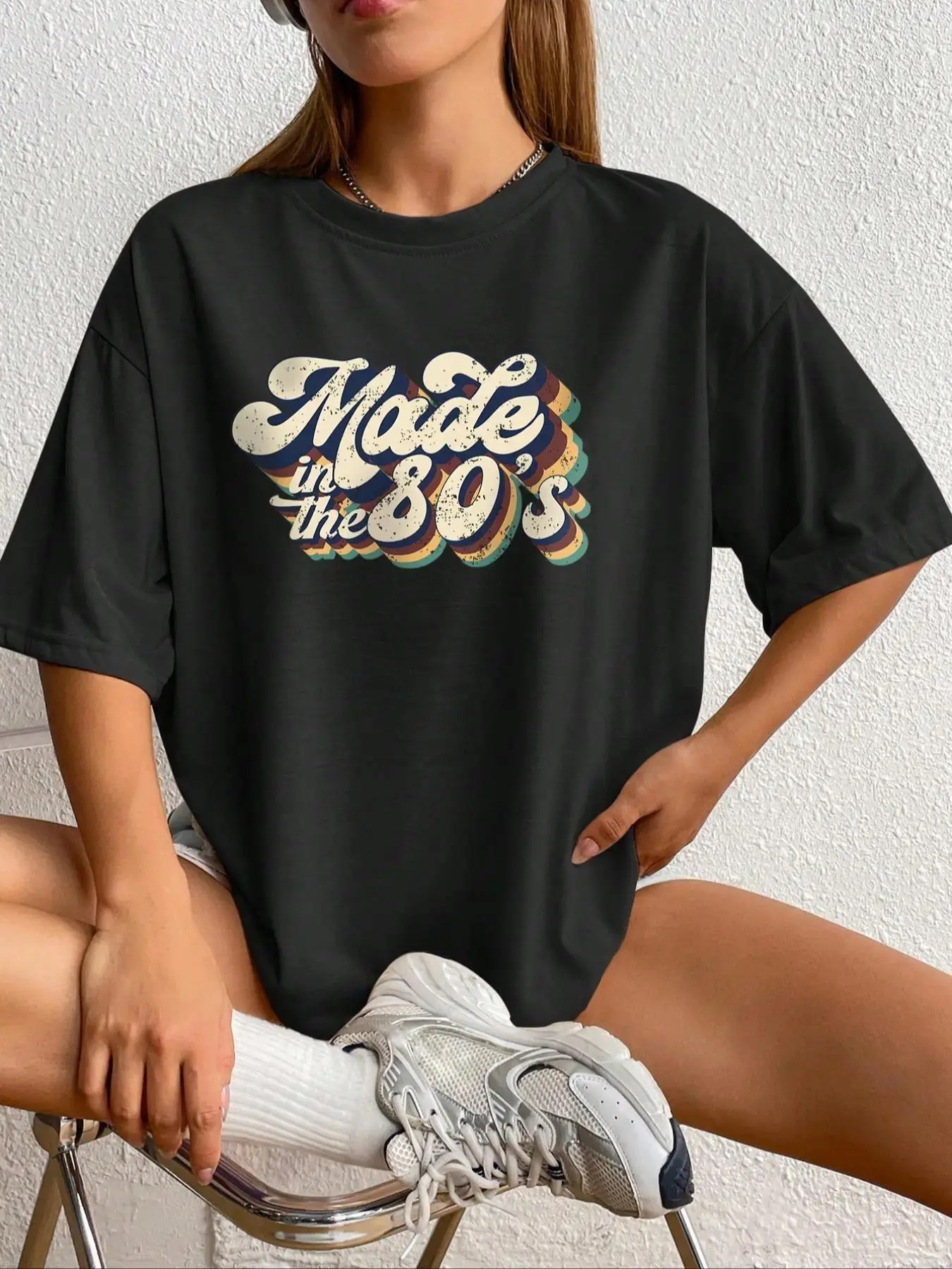 Made In The 80s Retro Wavy Font Graphic T-Shirt, Vintage 80s Rainbow Striped Print Tee, Oversized 【100% cotton】 Shirt, Groovy Casual Short Sleeve Top, 80s Nostalgia Cotton Tee for Retro Outfits and Birthday Gifts