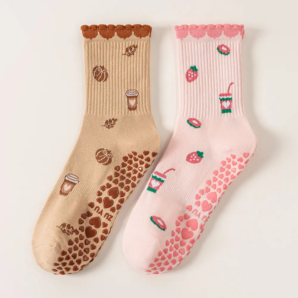 Comfortable and breathable yoga socks professional non-slip fitness Pilates sports floor socks stance soft comfy fit Scrunch Knee pilates socks with heels