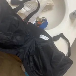 Product Review of HSIA Bella Women's Convertible Strapless Minimizer Bandeau Bra Underwire Unlined for Large Bust from c**