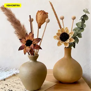 KBHOMFRA Ceramic Vase Reed Diffuser Jasmine, Sandalwood Diffuser Scent, with Dried Flowers. 60ml Aromatic Essential Oil For A Long-lasting Fragrance, Decorative Floral For Living Rooms, Bedrooms, And Bathrooms.