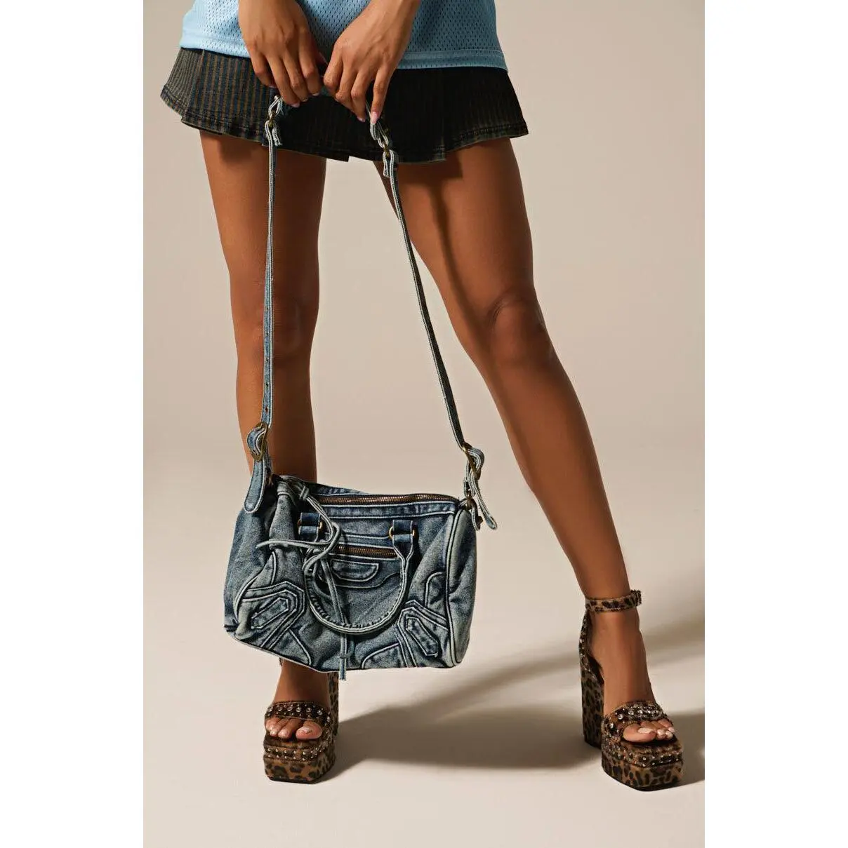 IM THAT GIRL DISTRESSED PURSE
