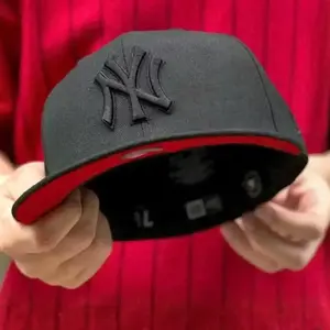 Trendy New Era 9FIFTY New York Yankees pink MLB Cap | Adjustable Classic Baseball Hat. 2026