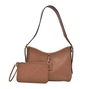 Pre-owned Louis Vuitton canvas Shoulder Bags $3250 Monogram Giant Carryall PM