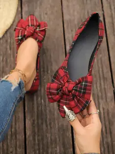 Comfortable Women's Flat Shoes, Stylish Casual Footwear for Daily Wear, Low Heel Design, Plaid Pattern Flats, Fashionable and Durable Flats
