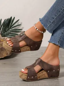Summer New Women's Wedge Sandals, Wedge Heel, Retro Thick Sole Roman Slippers, Fashionable Fish Mouth Rivet Flip Flops, Outdoor Wear, Versatile Style
