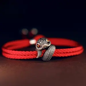 Pendant snake retro snake bracelet, red small snake rope bracelet, suitable for both men and women as jewelry accessories, red rope snake bracelet