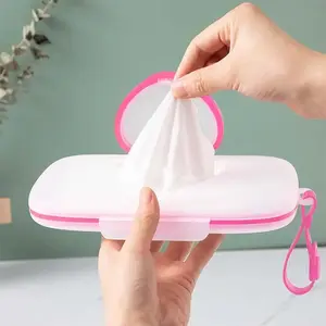 1PC Portable Wet Wipes Dispenser, with Heart-Shaped Transparent Lid and Ergonomic Handle - Suitable for Masks, Essentials