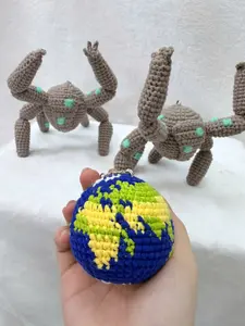 Rocky Crochet with Earth Keychain, Project Hail Mary Amigurumi Alien, Handmade Sci-Fi Keychain, Cute Nerd Gift, Mini Crochet Plush