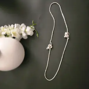 Beautiful Anti Tarnish Anklets One Pair Ankle Bracelet Payal for Women with Sparkling Accents and Delicate Design Elegant Floral Charm