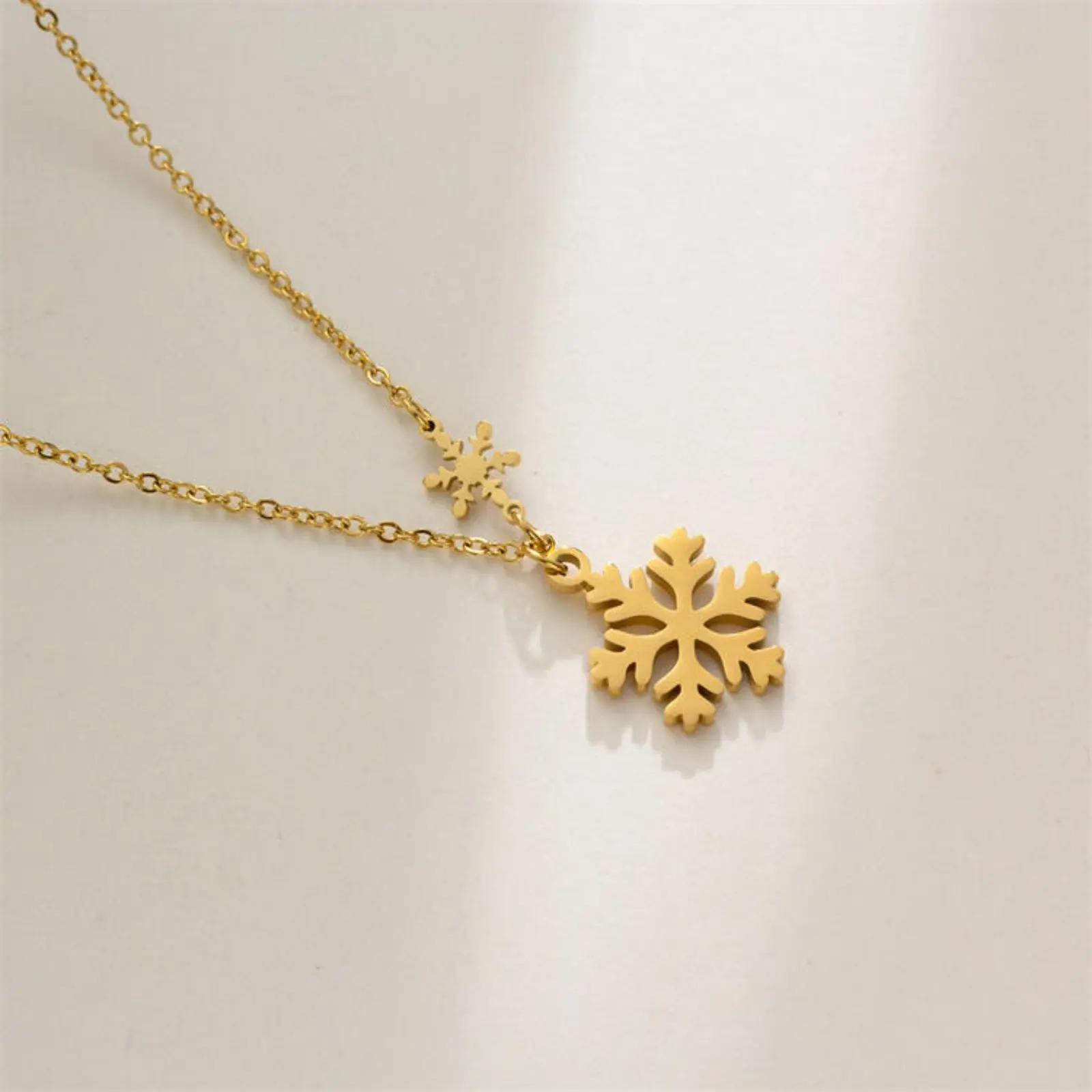 Snowflake Christmas Pendant Necklace Winter Jewelry Friendship Dainty Necklace Christmas New Year Holiday Gifts for Women Girls Teen Snow Lovers Stainless Steel Adjustable Link Chain Alina Fashion birthday gift