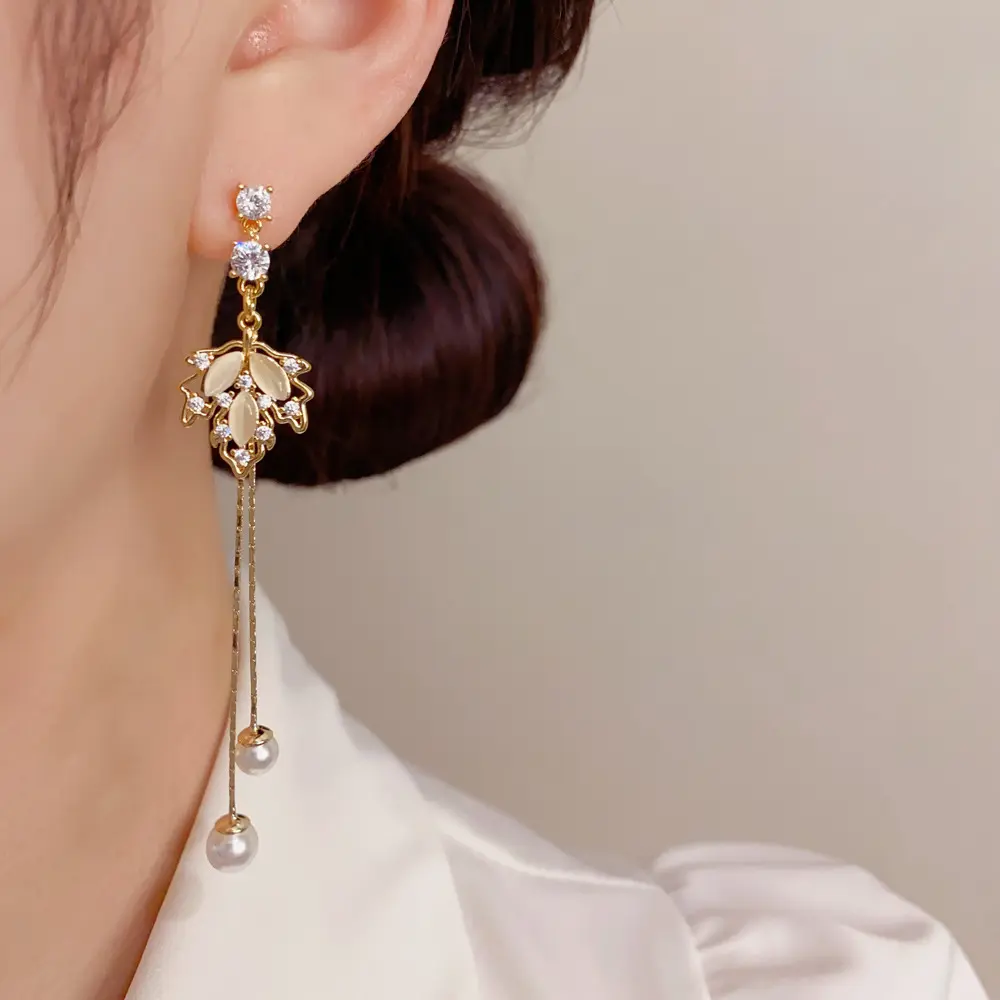 Elegant Pearl Tassel Drop Earrings for Women Gold Tone Fashion Jewelry Long Dangle Earrings for Daily Wear