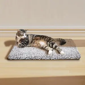 The new self-heating pet warming pad uses reflective technology to regulate body temperature, is waterproof and moisture-proof, keeps a constant temperature and is easily washed, giving your pet a warm and comfortable home!