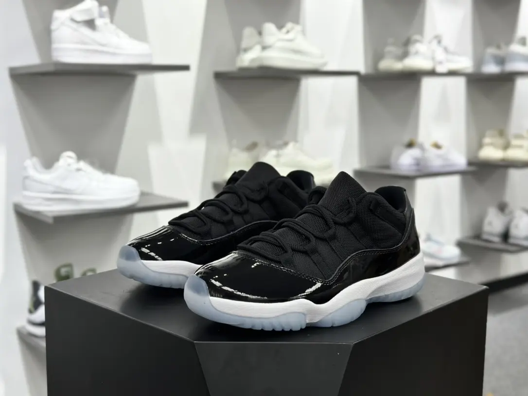 Men Low Top Basketball Sneakers Black Textile Fabric And Black Gloss Patent Leather Upper Clear Ice Translucent Outsole Padded Collar Non‑Slip Lace Up Sport Training Street Casual Shoes