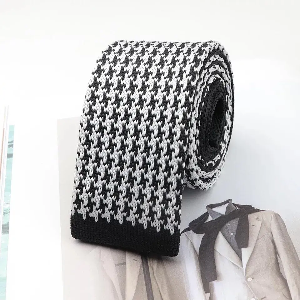 In Between BNW Knitted Tie