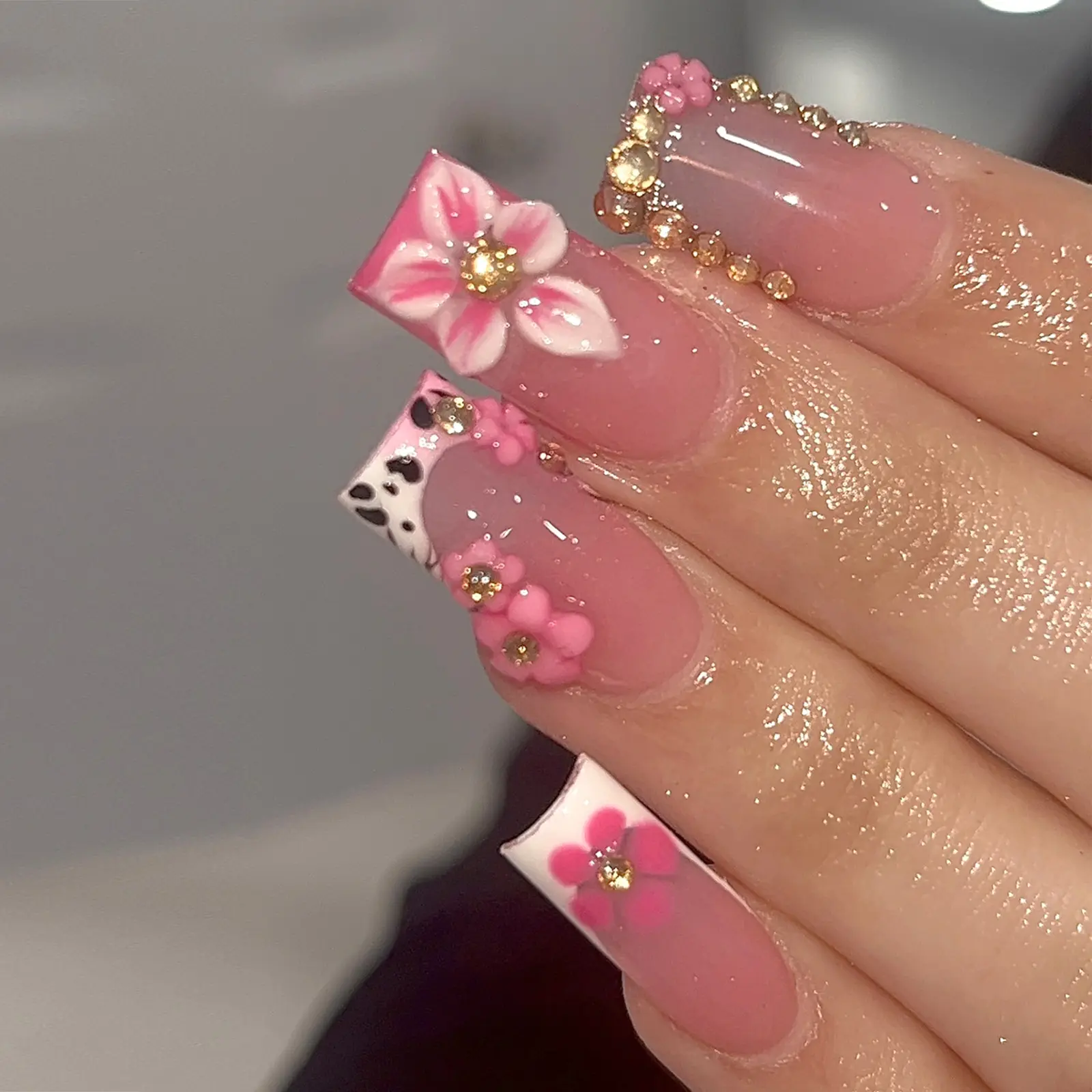 French Style Square Nail Art Stickers, Diy Nails Art, Glittering Fake Nails, Decorative Nails, 3D Flower Rhinestone Design, Reusable False Nails Set, 24 Pieces, Easy Wear & Remove, Handmade Reusable Nails