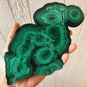 Malachite Slice for Home Decor, Unique Crystal for Energy and Relaxation, Decorative Gemstone for Meditation and Spiritual Growth