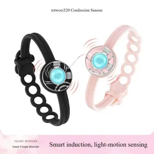 totwoo Sweetheart Series Couple Bracelet - A must-have for long-distance relationships, featuring remote interaction, flashing lights, and vibration functions - the perfect Valentine's Day gift for your girlfriend.