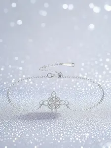 Dainty Silver Celtic Knot Bracelet 💫 | Intricate Knot Charm + Adjustable Chain | Perfect Gift For Celtic Lovers｜#CelticJewelryGift #BirthdayGiftsForHer #EverydayDaintyJewelry#TikTokMadeMeBuyIt #TrendyJewelry2026 #CelticStyle #DaintyBracelet